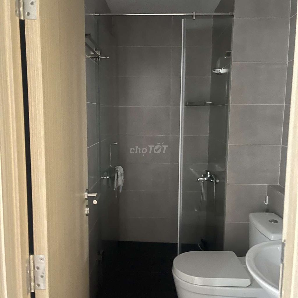 *** 1 căn 2pn/2wc view đẹp tầng đẹp hướng đông nam giá 2.35 tỷ