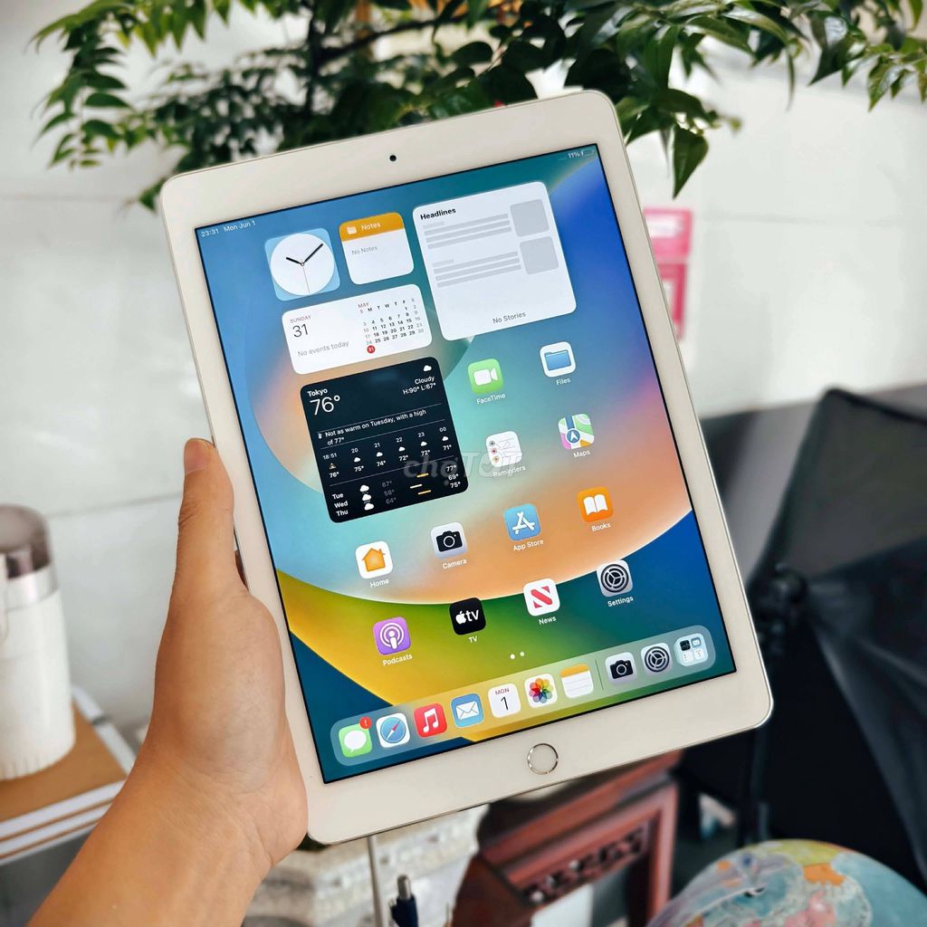 Apple iPad Pro 9.7 inch 32GB Vàng. Mua bán Máy tính bảng tại Quận 1 Tp Hồ Chí Minh được đăng bởi Hội Đồ Điện Tử hình 1
