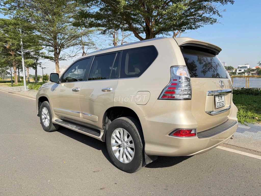 Lexus Gx460 2013 photo 2