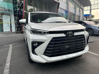 Toyota Avanza tặng bảo hiểm, giảm tiền mặt cực sốc