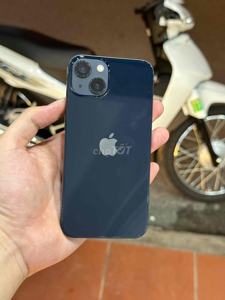iPhone 13 128GB Xanh đậm. Mua bán Điện thoại tại Huyện Gia Lâm Hà Nội được đăng bởi Phạm Đức hình 1