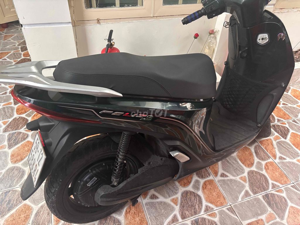 VinFast Feliz S 2022 черный 77000 км