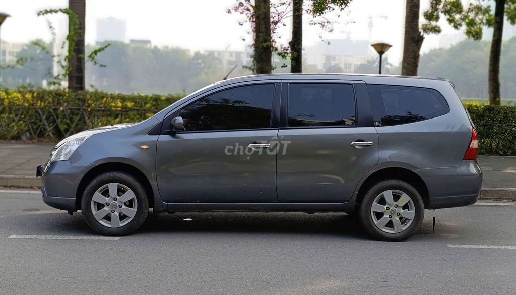 Nissan Livina 2011 1.8MT Xám. Mua bán Ô tô tại Quận Cầu Giấy Hà Nội được đăng bởi Thăng ManyCar hình 3