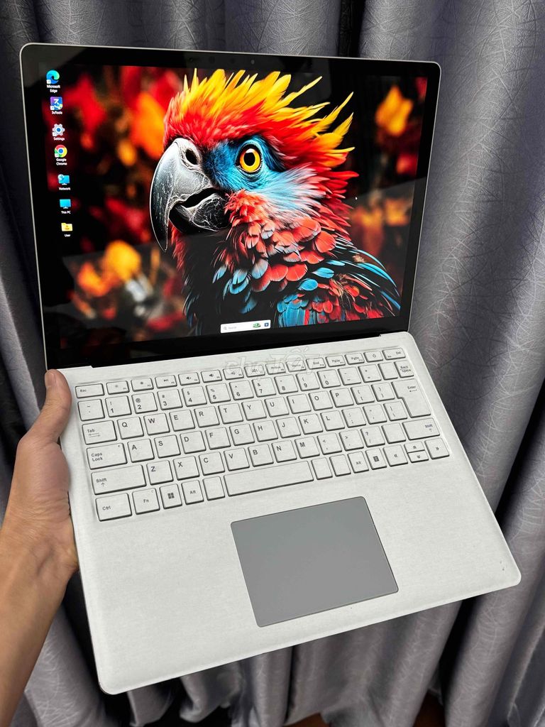 Microsoft Surface Laptop 2 i5 8GB/256GB vỏ nhôm. Mua bán Laptop tại Thành phố Đà Lạt Lâm Đồng được đăng bởi nhanh gọn lẹ hình 1