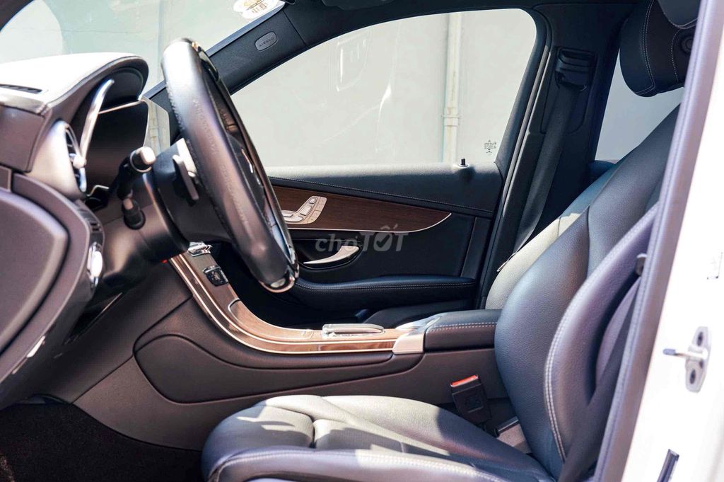 Mercedes Benz GLC 200 4MATIC  2022 - 72 km 1 chủ. Mua bán Ô tô tại Quận Tân Phú Tp Hồ Chí Minh được đăng bởi Văn Hải hình 17