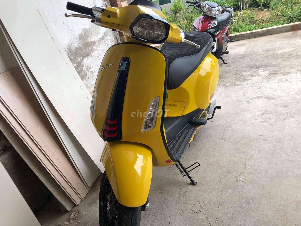 Piaggio Vespa Sprint 2022 màu Vàng. Mua bán Xe máy tại Thành phố Nam Định Nam Định được đăng bởi Michen Bubi hình 1