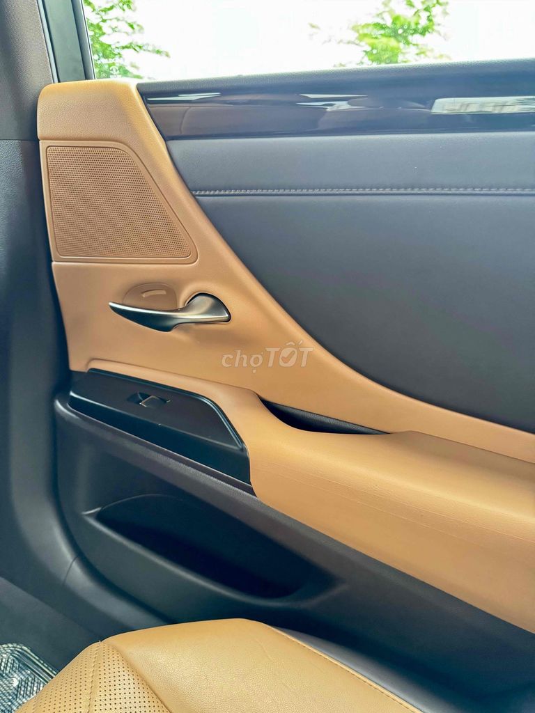 Lexus ES 2020 250 - 27600 km. Mua bán Ô tô tại Quận 7 Tp Hồ Chí Minh được đăng bởi Duy Phạm hình 16