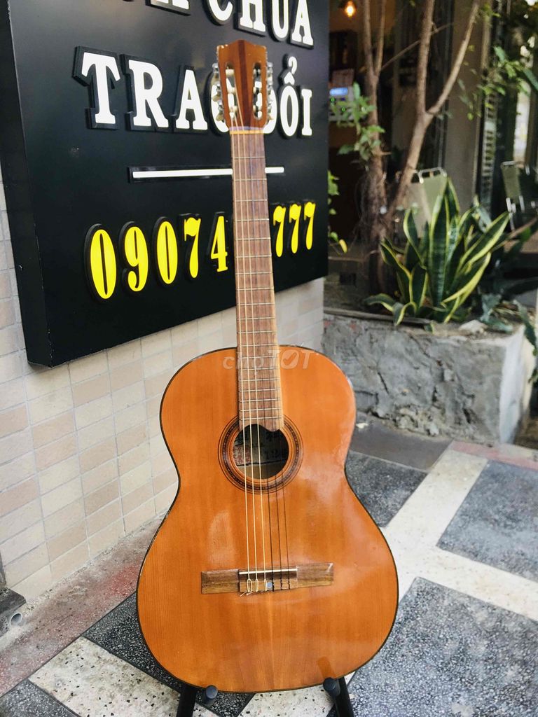 Guitar Classic nghệ nhân tem cổ