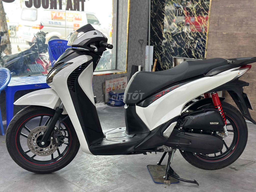 SH150 2014 up ao Ý, góp trả trước 17tr bao nợ xấu. Mua bán Xe máy tại Quận Tân Phú Tp Hồ Chí Minh được đăng bởi bình đoàn exciter BÁN TRẢ GÓP hình 8