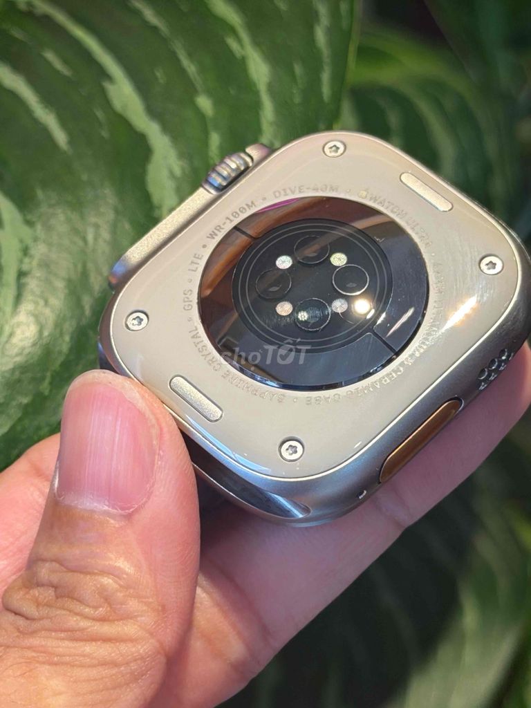 Apple Watch Ultra Bạc Titanium. Mua bán Thiết bị đeo thông minh tại Quận 10 Tp Hồ Chí Minh được đăng bởi TIN STORE hình 1