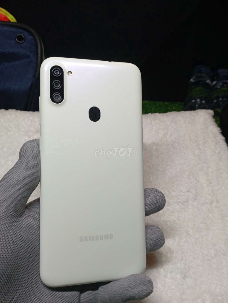 Samsung A11 32GB Trắng 99%. Mua bán Điện thoại tại Thành phố Long Xuyên An Giang được đăng bởi Đoàn Lê hình 1