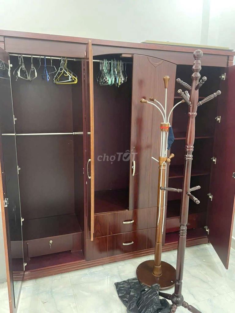 Tủ quần áo gỗ công nghiệp nâu đỏ. Mua bán Tủ, kệ gia đình tại Thành phố Thủ Đức Tp Hồ Chí Minh được đăng bởi Hiền hình 1
