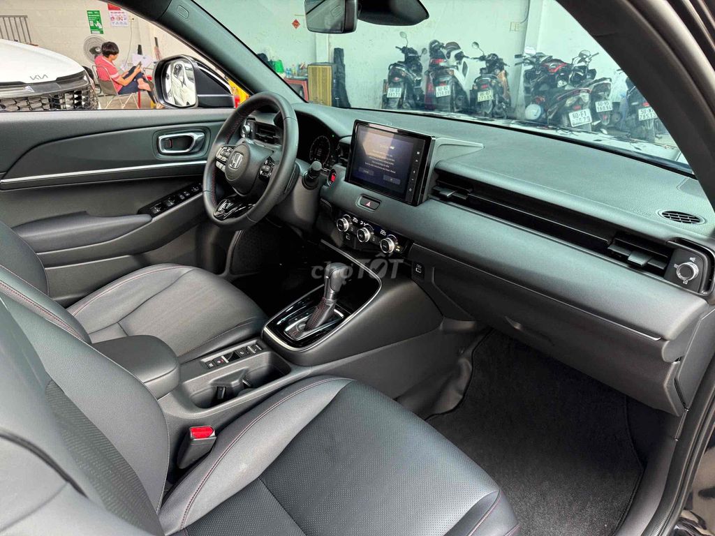 Honda HR-V 2023 RS - 12000 km. Mua bán Ô tô tại Thành phố Thủ Đức Tp Hồ Chí Minh được đăng bởi Long Auto Vạn Phúc hình 12