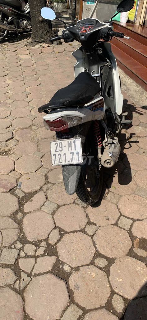 Honda Blade 2019 Trắng Đã sử dụng. Mua bán Xe máy tại Thành phố Vĩnh Yên Vĩnh Phúc được đăng bởi Tuấn hình 3
