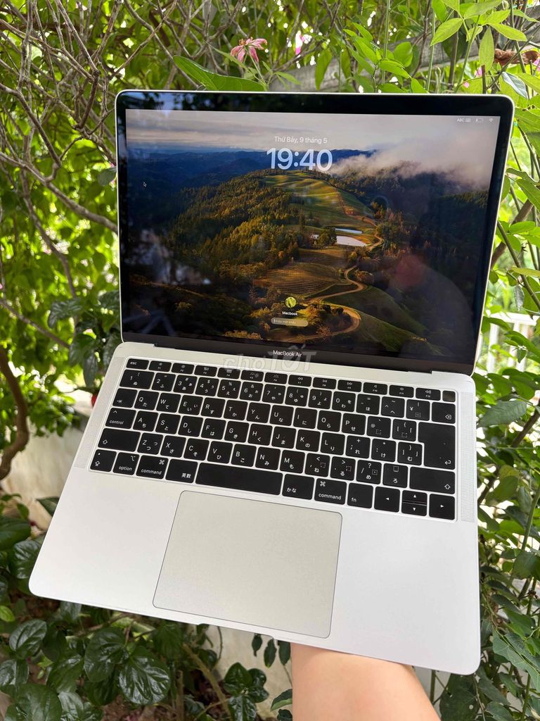 Apple Macbook Air 2019 13.3 inch 8GB/256GB. Mua bán Laptop tại Thị xã Hương Thủy Thừa Thiên Huế được đăng bởi Ho Van hình 1