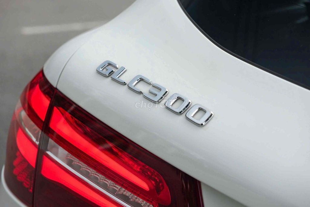 Mercedes GLC300 2018 1 chủ Trắng // Nâu. Mua bán Ô tô tại Quận 7 Tp Hồ Chí Minh được đăng bởi Nguyễn Lê Trung hình 6
