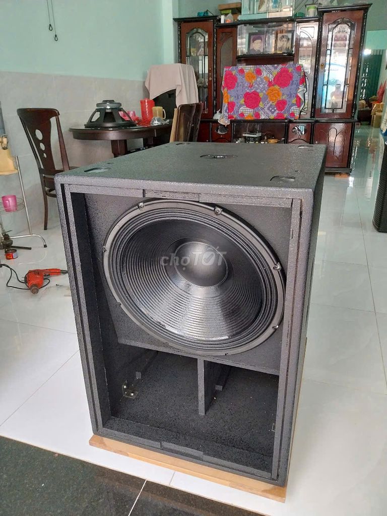 Sub hơi Rcf bass 5 tấc côn 100 vỏ ván ép-new