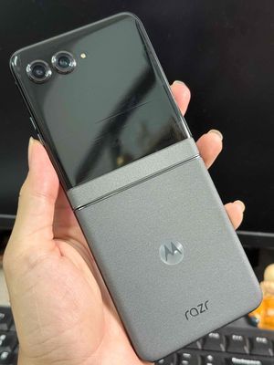 Motorola Razr 50 Quốc Tế Ram 8/256G Zin Đẹp. Mua bán Điện thoại tại Quận Gò Vấp Tp Hồ Chí Minh được đăng bởi Chất Mobile SG