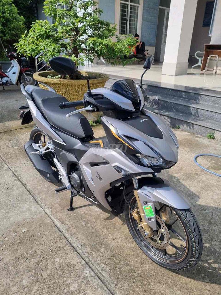 winner v4. Mua bán Xe máy tại Quận 7 Tp Hồ Chí Minh được đăng bởi nông dân hình 2