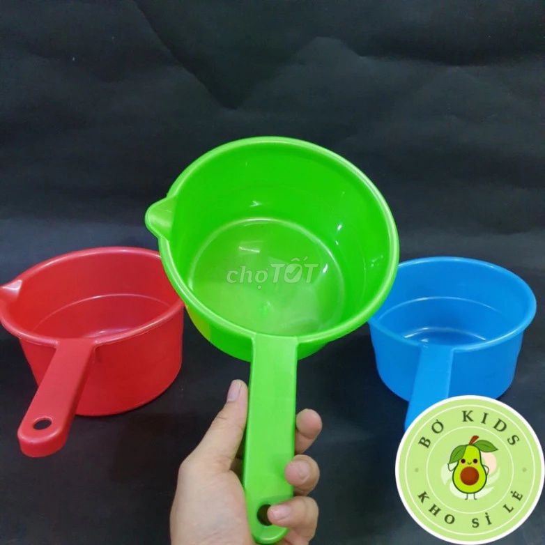 Gáo múc nước Bo Kids Nhựa. Mua bán Mẹ và bé tại Huyện Sìn Hồ Lai Châu được đăng bởi Minh Duy hình 1