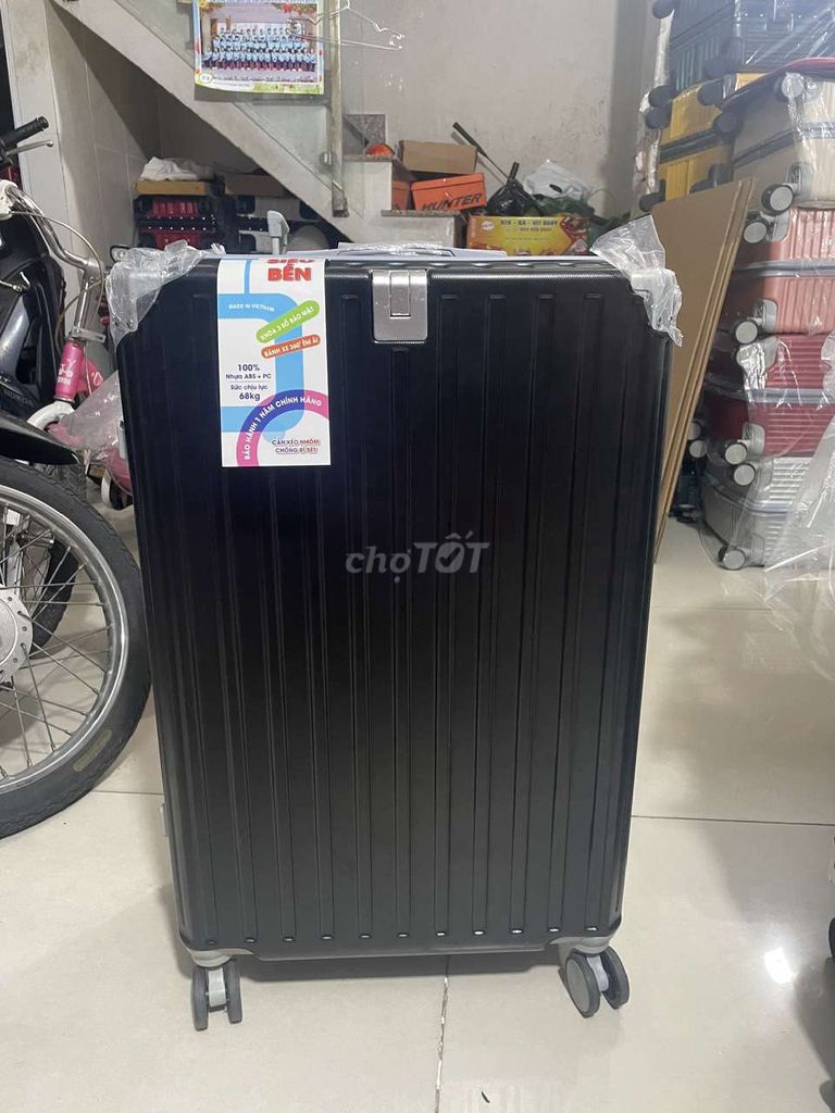 Vali kéo nhựa  size 28. Mua bán Túi xách tại Quận Tân Bình Tp Hồ Chí Minh được đăng bởi Phạm Thị Ny Ny hình 1