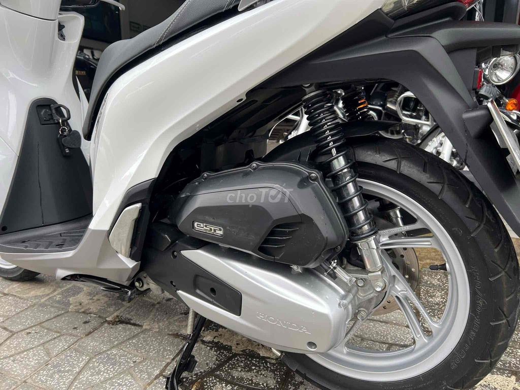 Sh 125 2017 ( đẹp keng)❇️Đồng Moto Đà Lạt❇️. Mua bán Xe máy tại Thành phố Đà Lạt Lâm Đồng được đăng bởi ĐỒNG MOTOR 2  cá nhân hình 3