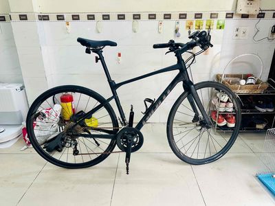 Xe đạp thể thao Giant Revolt F1 Đen size M. Mua bán Xe đạp tại Quận 6 Tp Hồ Chí Minh được đăng bởi Luật Nguyễn