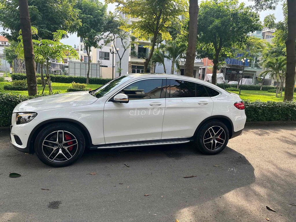 Mercedes Benz GLC 300 cuope Thể Thao Lịch Lãm. Mua bán Ô tô tại Quận Tân Bình Tp Hồ Chí Minh được đăng bởi Vinh nguyễn hình 6