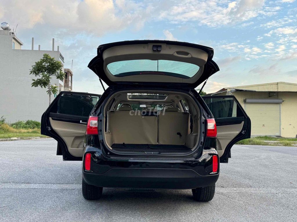 Kia Sorento 2017 2WD 2.2 DATH - 102000 km. Mua bán Ô tô tại Huyện Gia Lộc Hải Dương được đăng bởi Nhất Tín Ô Tô Hải Dương hình 14