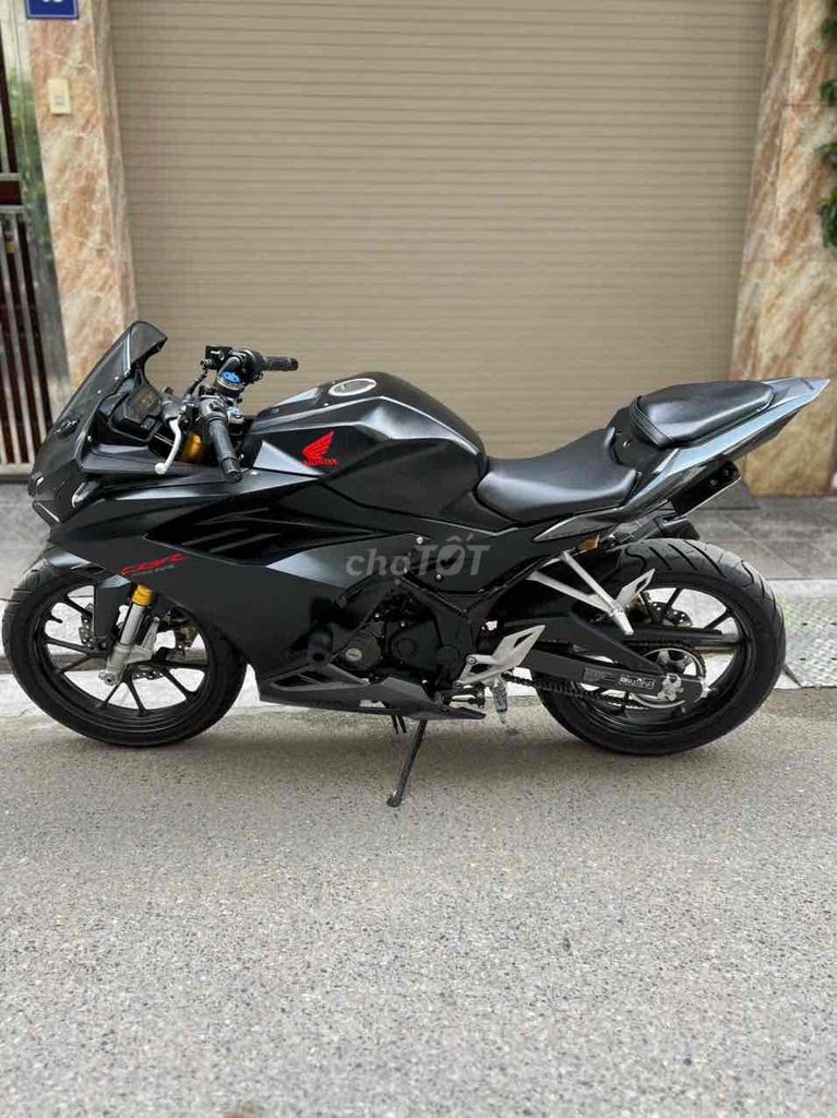 HONDA CBR150 ABS FI date Mới nhất iển số 29 lướt. Mua bán Xe máy tại Quận Cầu Giấy Hà Nội được đăng bởi Tong motor xe may hình 2