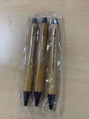 Bút bi đen vân gỗ hàng nước ngoài (3 chiếc)