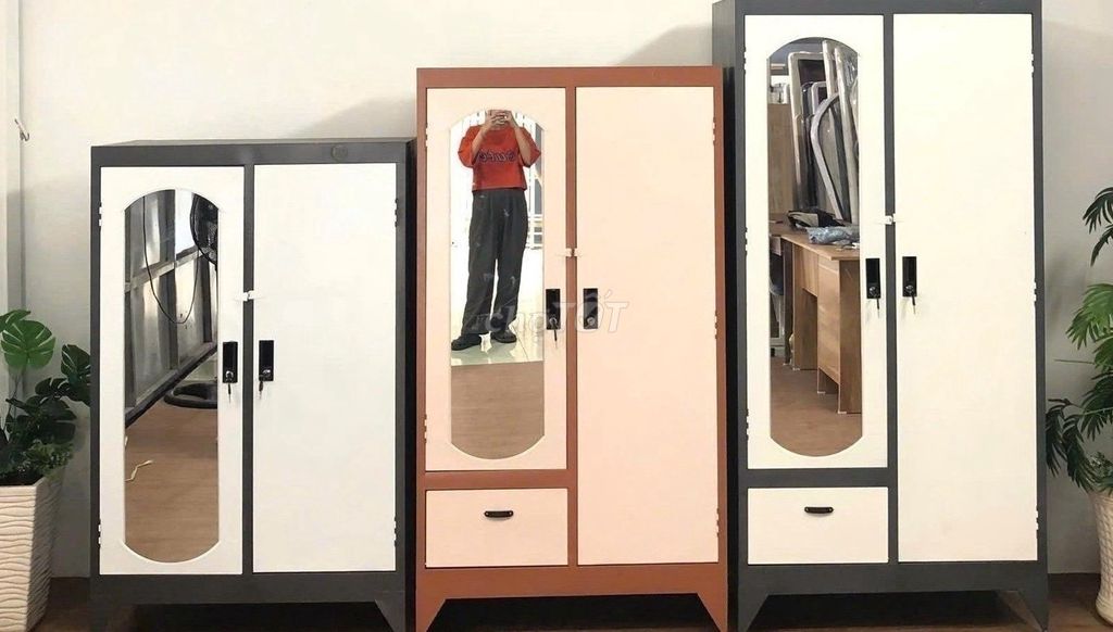 Tủ quần áo sắt 2 cánh có gương. Mua bán Tủ, kệ gia đình tại Huyện Củ Chi Tp Hồ Chí Minh được đăng bởi Thanh Hoa NỘI THẤT VĂN PHÒNG GIA ĐÌNH  hình 1