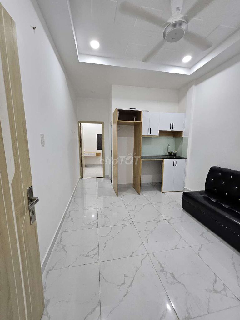 ВЛАДЕЛЕЦ АРЕНДУЮЩЕЙ СТУДИИ 43/7 THUONG FUC PHAN RIGHT BAR HOME 5,2 МИЛЛИОНА ДОЛЛАРОВ