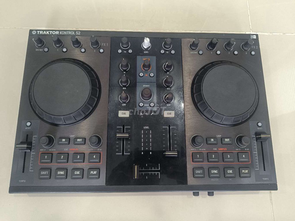 Bộ điều khiển DJ Traktor S2 MK1 Đen cũ. Mua bán Tivi, Âm thanh tại Thành phố Nha Trang Khánh Hòa được đăng bởi Stas hình 1