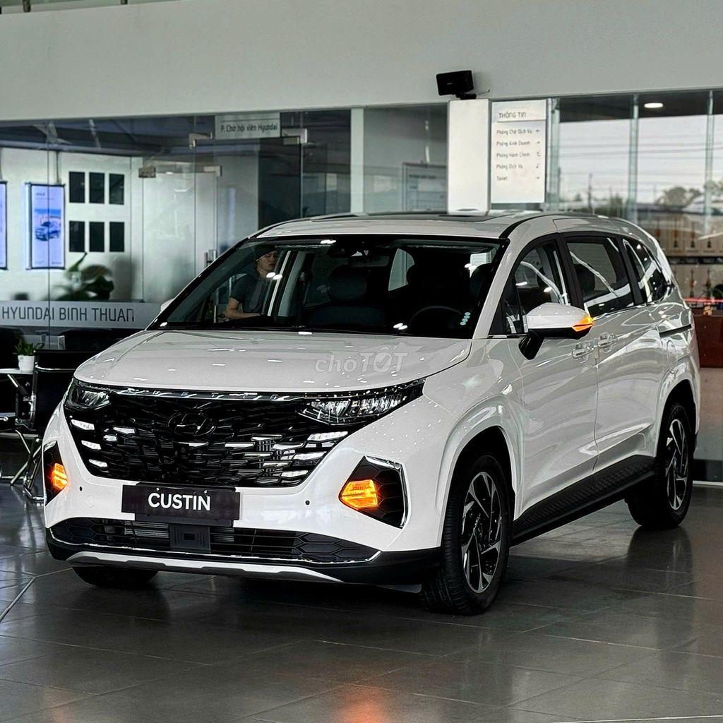 Xả kho Custin 2025. Mua bán Ô tô tại Quận Gò Vấp Tp Hồ Chí Minh được đăng bởi Chuyên ô tô Hyundai SG hình 1