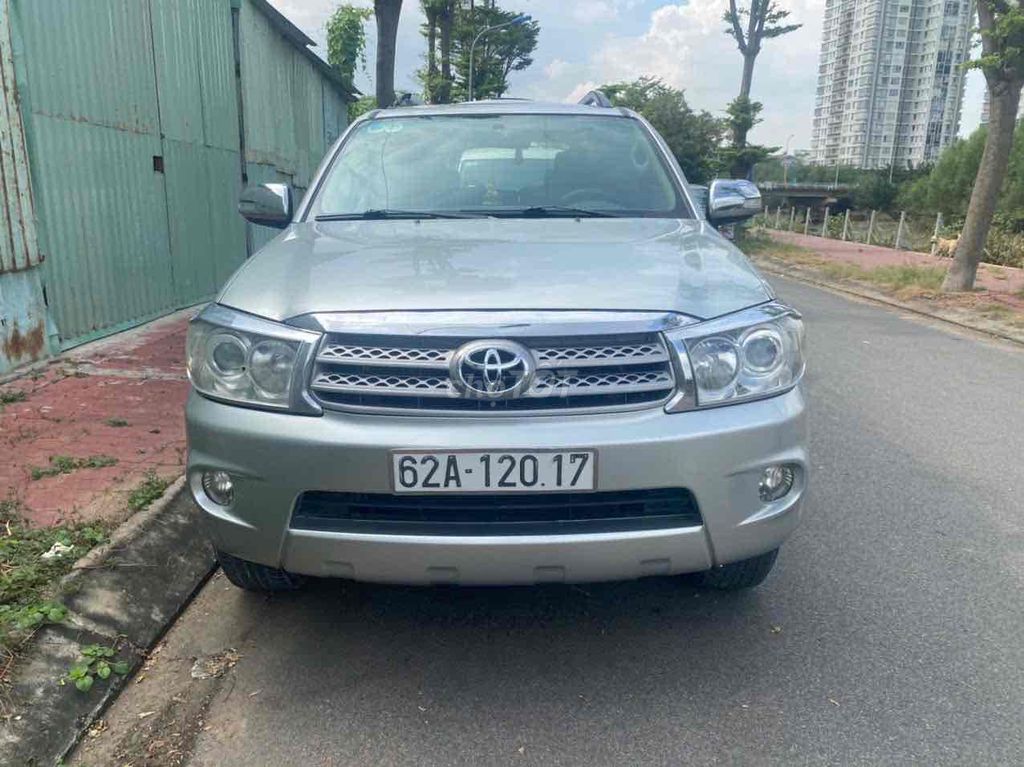 Toyota Fortuner tu đong 2010 2.7V - 126 km