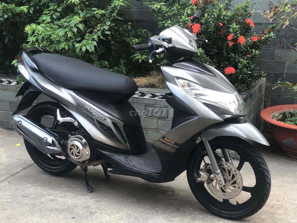 Скутер Suzuki Skydrive 125, серый