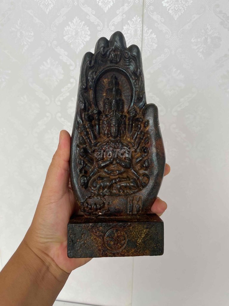 siêu phẩm tượng Phật kiểu đá thiên thạch quý hiếm