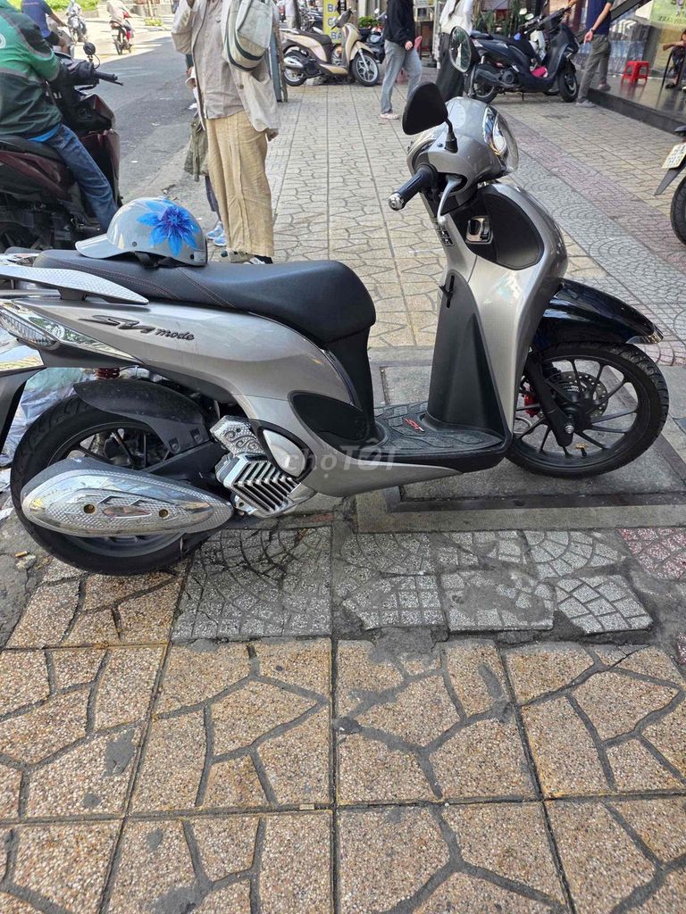 Модель Honda SH 2021, серебристая, Вьетнам