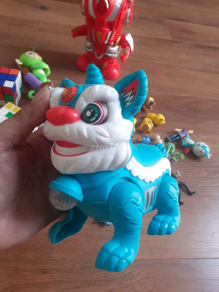 Đồ choi nhựa cũ.có nhỏ có lớn. Rubix còn tốt