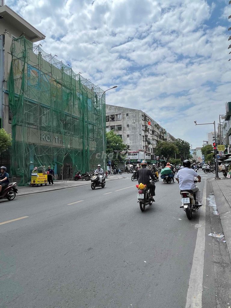 Cho thuê mặt tiền Gò Dầu, Tân Phú: 20x50, Cấp 4