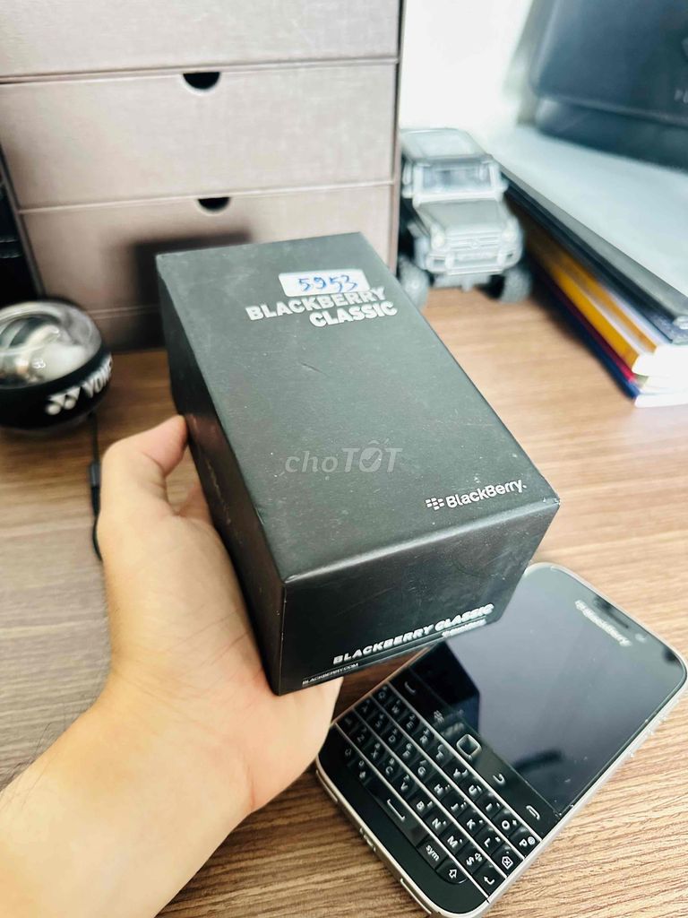 Điện thoại Blackberry Classic đen cũ giá rẻ. Mua bán Điện thoại tại Quận 12 Tp Hồ Chí Minh được đăng bởi Bạch Minh Trung hình 3