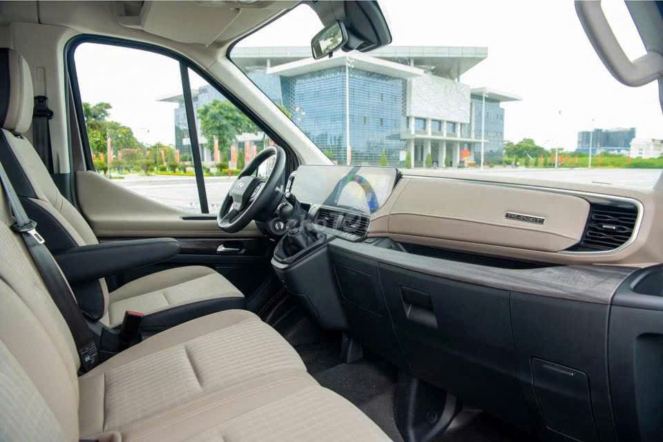 Transit Premium 16c màu trắng, xe sẵn giao ngay. Mua bán Ô tô tại Huyện Châu Thành Tiền Giang được đăng bởi Khiêm Ford Phú Mỹ hình 8