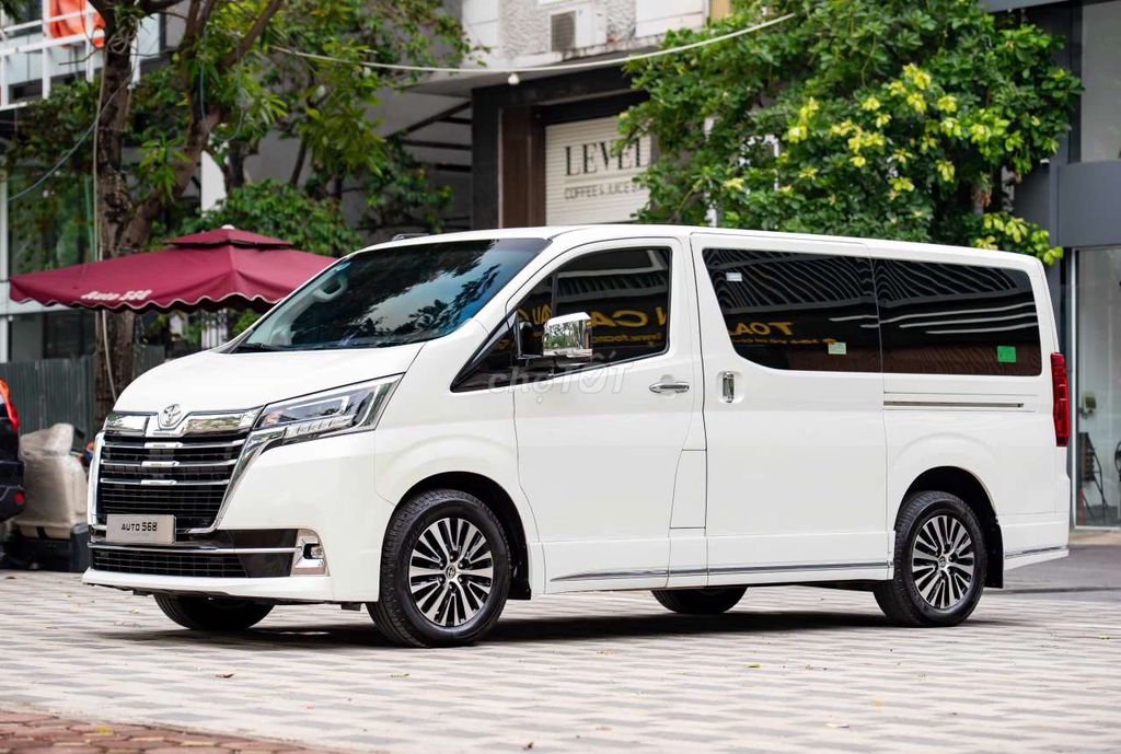 Toyota Granvia 2020 photo 2