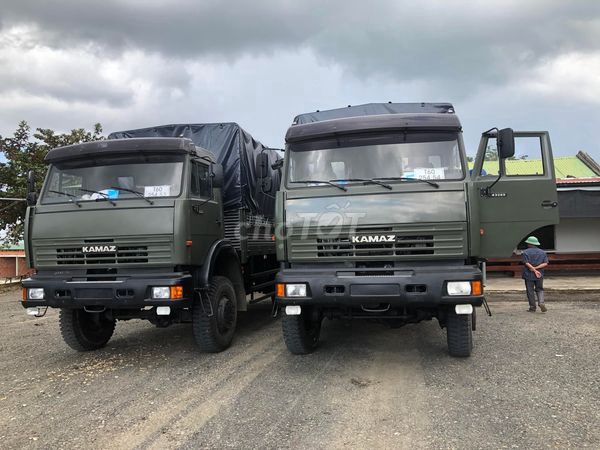 Xe tải 2 Cầu Kamaz chuyên dụng 4x4 thùng 6m4