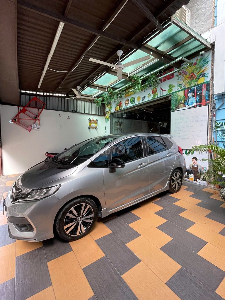 Honda Jazz 2018 RS - 61000 km. Mua bán Ô tô tại Quận Tân Phú Tp Hồ Chí Minh được đăng bởi Hiểu  hình 3