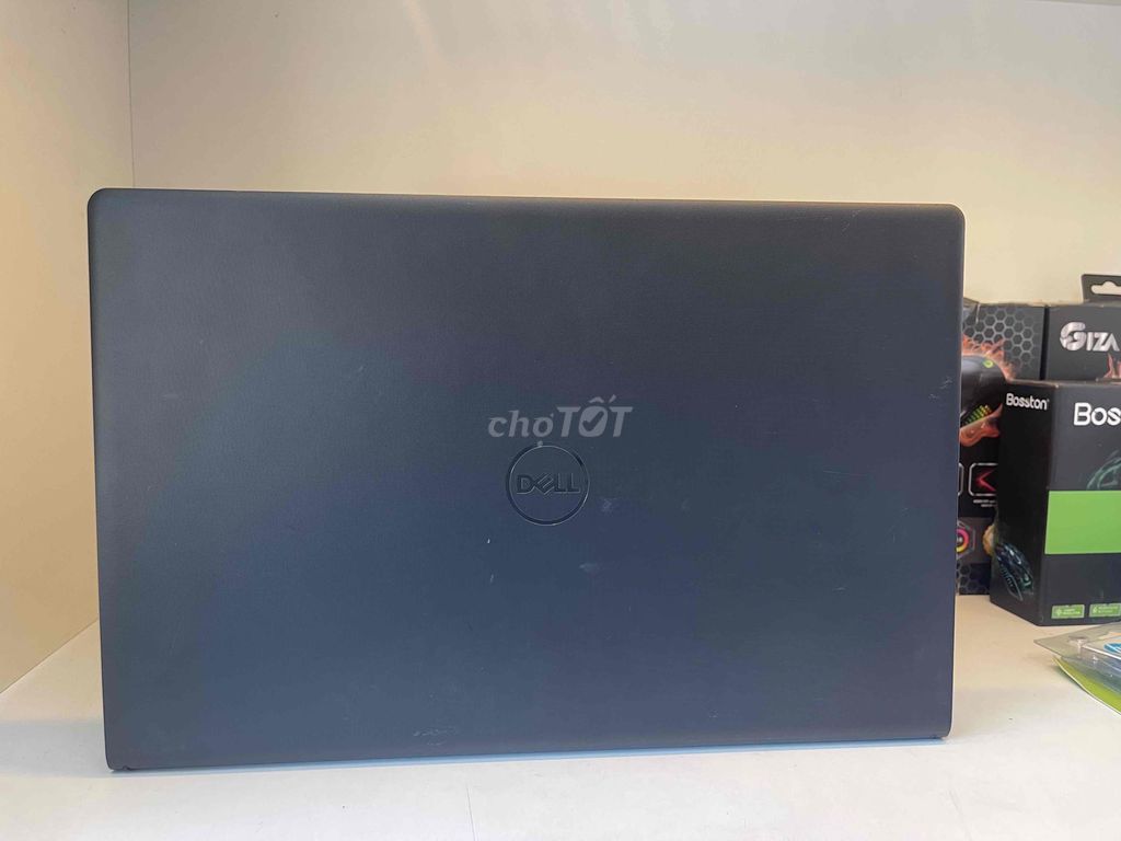 DELL VOSTR***5G7 8GB RAM/512GB SSD/15.