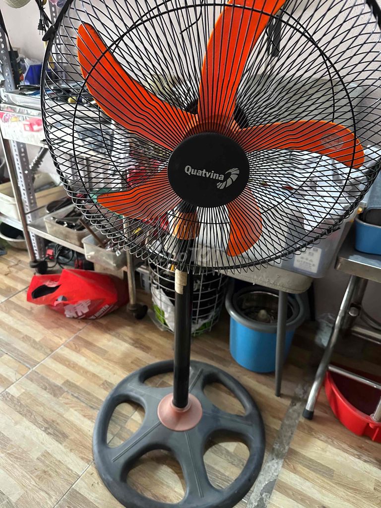 Quạt đứng Quatvina Cam Đen. Mua bán Quạt tại Huyện Nhà Bè Tp Hồ Chí Minh được đăng bởi Lehang Nguyen hình 1