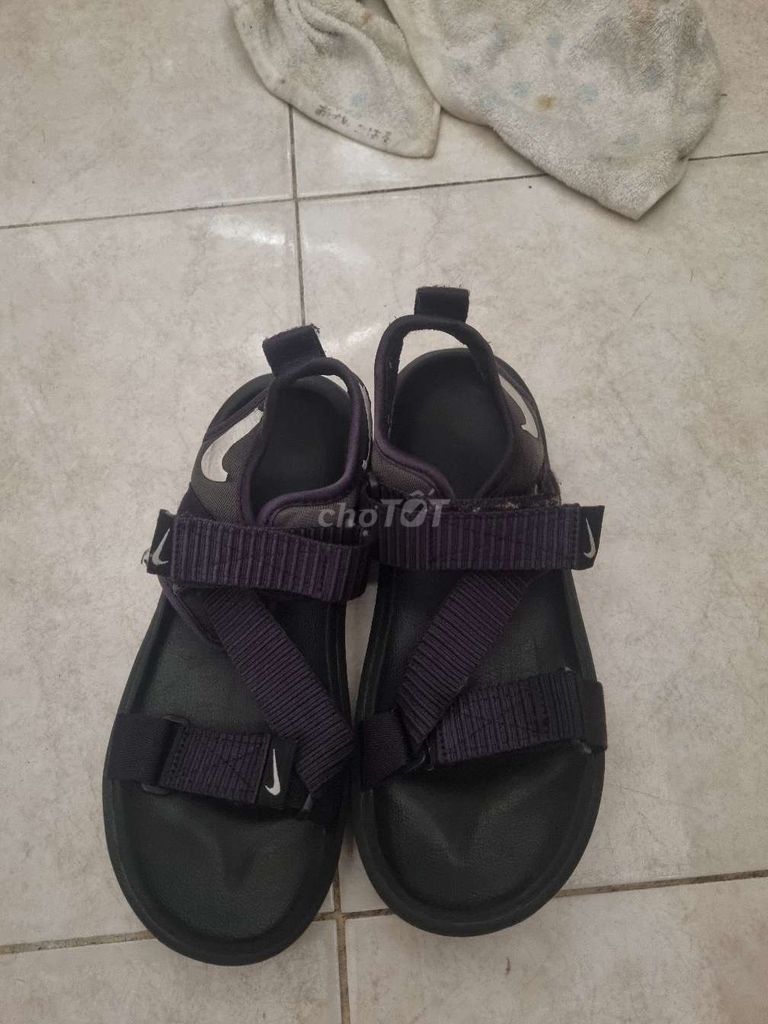 Giày Sandal Nike Nam Đen Size 40 Đã sử dụng. Mua bán Giày dép tại Quận 10 Tp Hồ Chí Minh được đăng bởi chuyên đồ nhật bãi hình 1