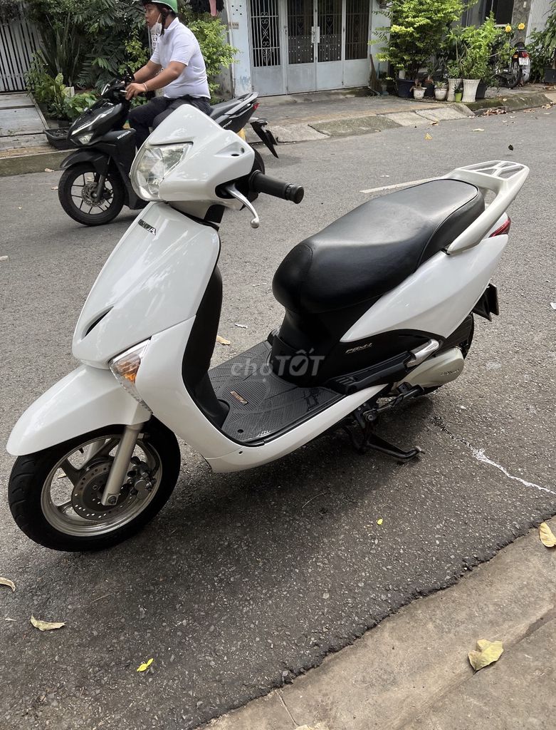 Lead 110Fi, 2012, máy nguyên, trắng, nữ chính chủ. Mua bán Xe máy tại Quận Nam Từ Liêm Hà Nội được đăng bởi Em Dung hình 2